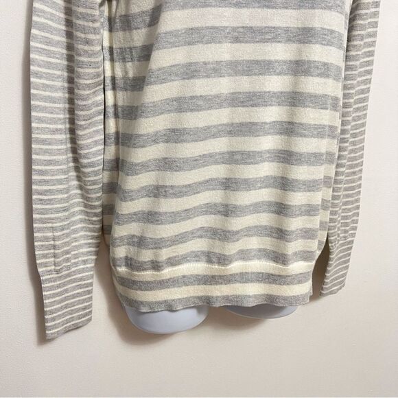 Banana Republic Gray Striped Cotton Cashmere Turtleneck Sweater Size Medium - Picture 3 of 6